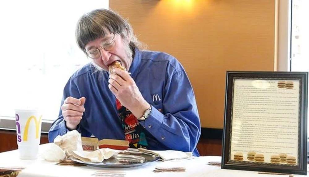 Tam 50 yıldır neredeyse her gün Big Mac yiyerek Guinness Rekorlar Kitabı'na girdi