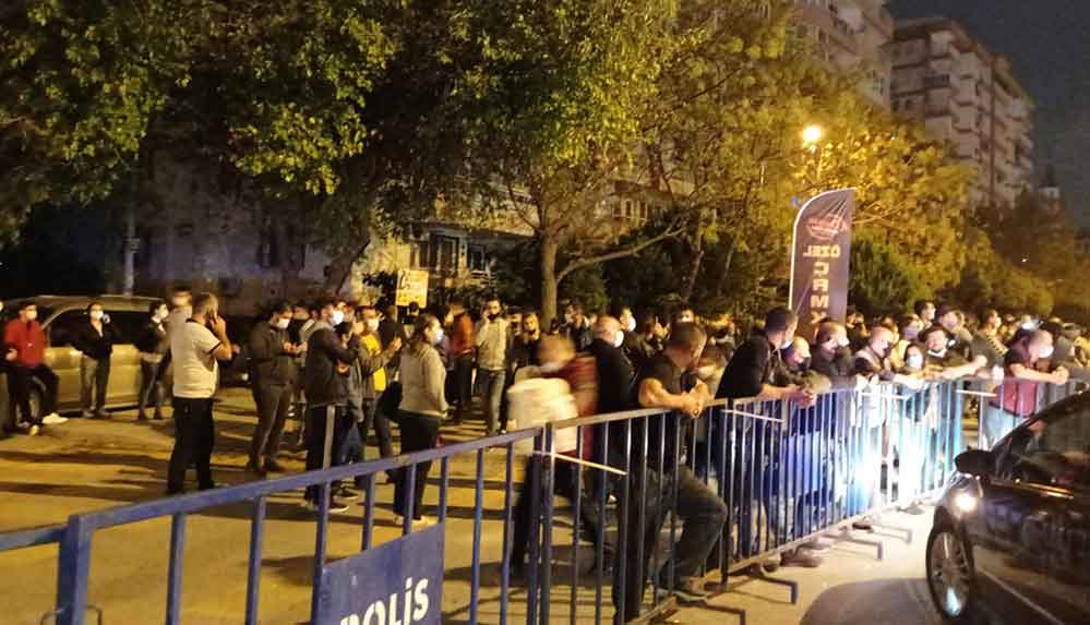Binali Yıldırım İzmir’de: Polis, bariyerlerle “Yıldırım’ın güvenliği”ni sağladı!