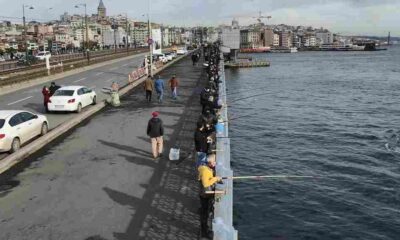 Denetim başladı: Galata Köprüsü’nde olta balıkçılarına ‘3 metre kuralı’ denetimi