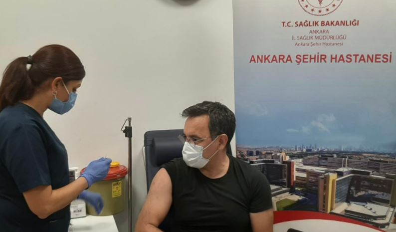 Zeyrek, Çin aşısını yaptırdı: 'Henüz bir belirti olmadı'