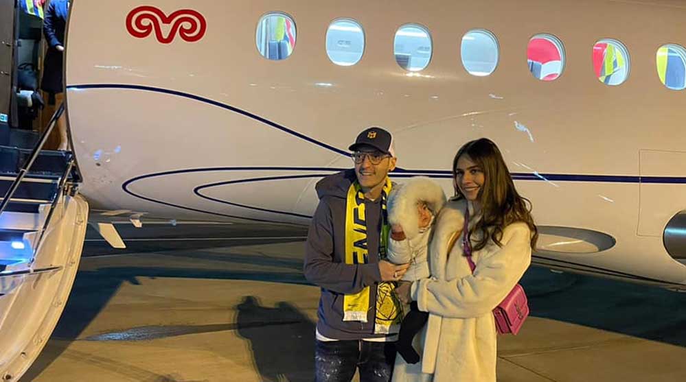 Fenerbahçe'nin yeni transferi Mesut Özil'i taşıyan uçak İstanbul'a iniş yaptı