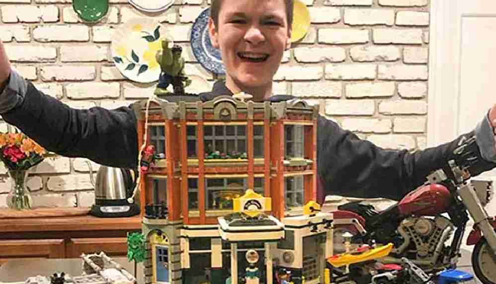 En hızlı lego rekorunu kırdı, Guinness Rekorlar Kitabı'na girdi