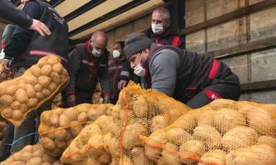 Üreticiden alınan patates ve soğanlar ücretsiz dağıtılmaya başlandı