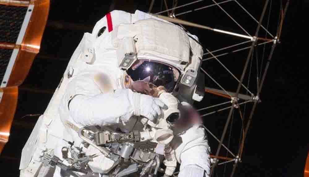 NASA, uzay istasyonundaki astronotun sağlık sorunları nedeniyle uzay yürüyüşünü erteledi