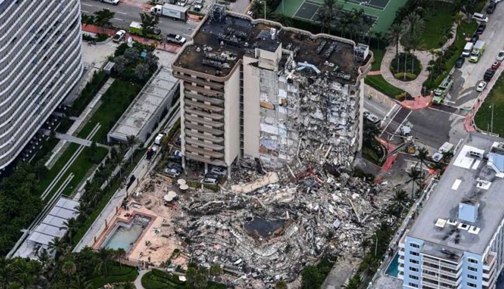 Miami'de çöken 13 katlı binada 128 kişiden hala haber alınamıyor