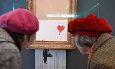 Banksy'nin kendini doğrayan Balonlu Kız eseri açık artırmaya çıkıyor
