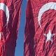AKP’li belediye Cumhuriyet Bayramı’nda kırışık bayrakları caddelere astı, vatandaş isyan etti