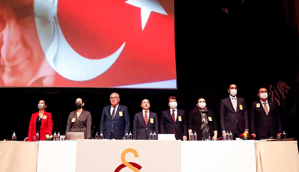 Galatasaray'da eski başkan ve yönetim ibra edildi!