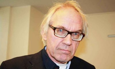 İslam karşıtlığıyla bilinen İsveçli karikatürist Lars Vilks ve iki koruma polisi trafik kazasında öldü
