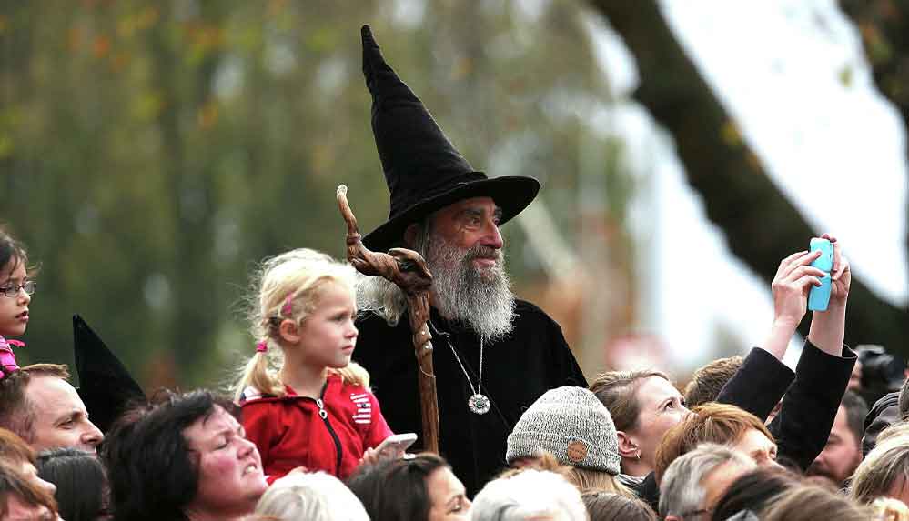 Yeni Zelanda'nın çeyrek asırlık resmi büyücüsü işten kovuldu