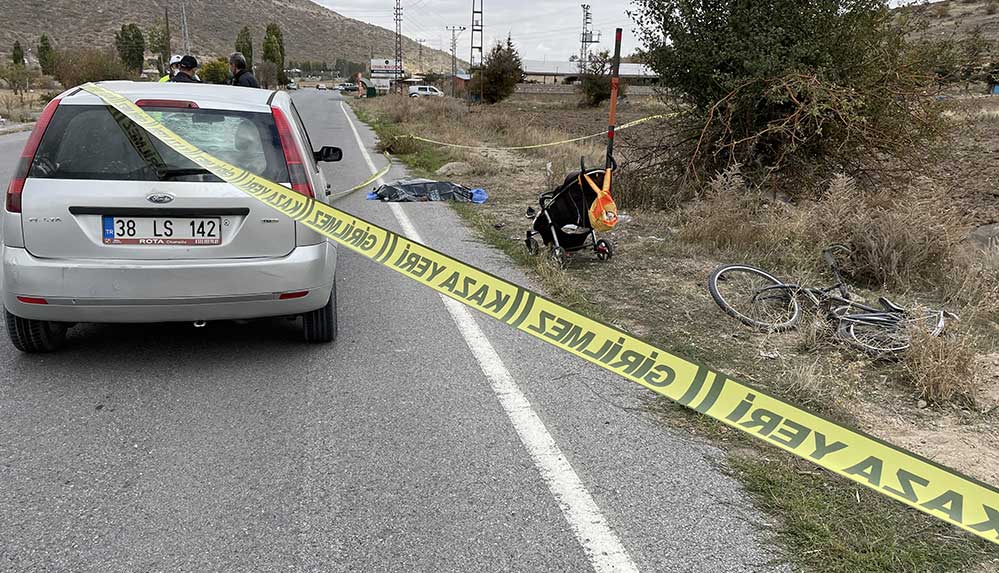 Yürüyüşe çıkan ailesinin yanında otomobil çarpan bisikletli çocuk öldü