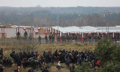 Belarus-Polonya sınırındaki göçmenler Polonya sınır kapısına dayandı