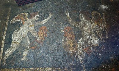 İzmir'de Romalı bir zengine ait 2700 yıllık iki mozaik bulundu