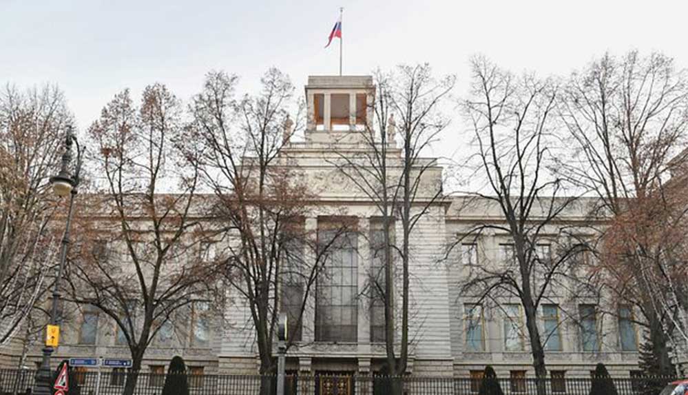 Rus Büyükelçiliği önünde bir diplomatın ölü bulunduğu iddia edildi