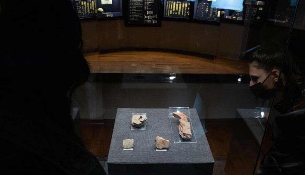 Hititlerin 3 bin 500 yıllık 'kutsal evlilik' tableti ziyaretçisiyle buluştu