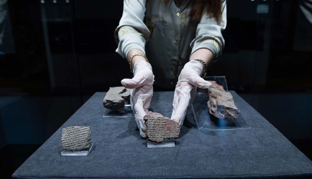 Hititlerin 3 bin 500 yıllık 'kutsal evlilik' tableti ziyaretçisiyle buluştu