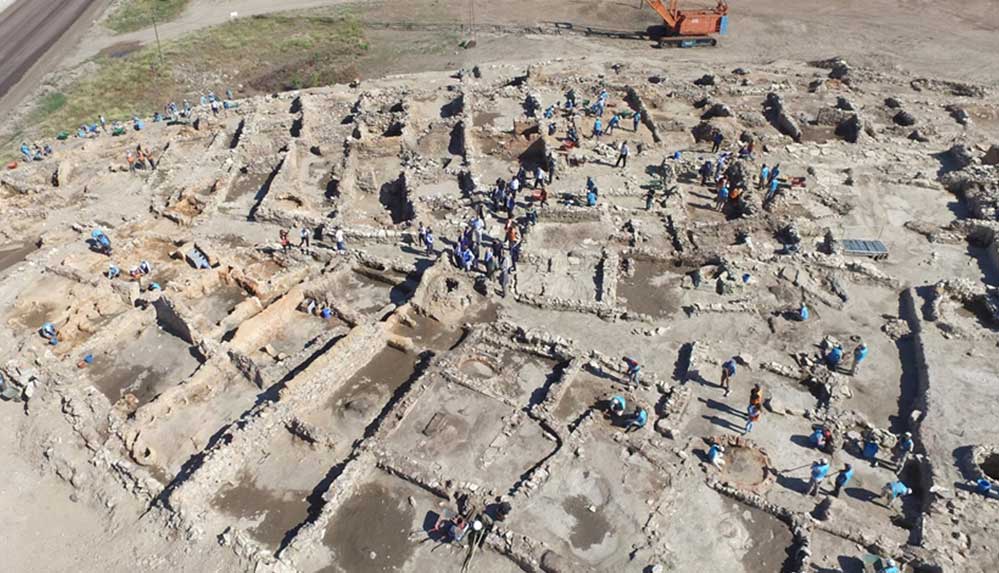 Kütahya'da höyük kazısında 4 bin 500 yıllık urgan parçalarına rastlandı
