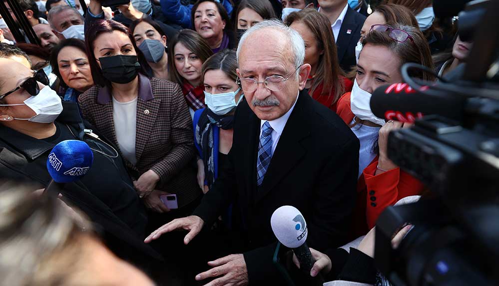 Kılıçdaroğlu, Milli Eğitim Bakanlığı önünde