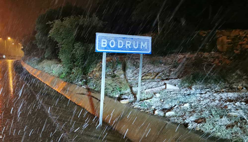 Bodrum'a 20 yıl sonra kar yağdı