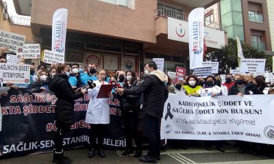 Sağlıkçılar Ömür Erez'in öldürüldüğü aile sağlığı merkezi önünde toplandı