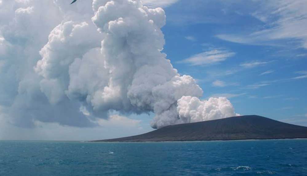 Tonga'da yanardağ yeniden aktif hale geldi