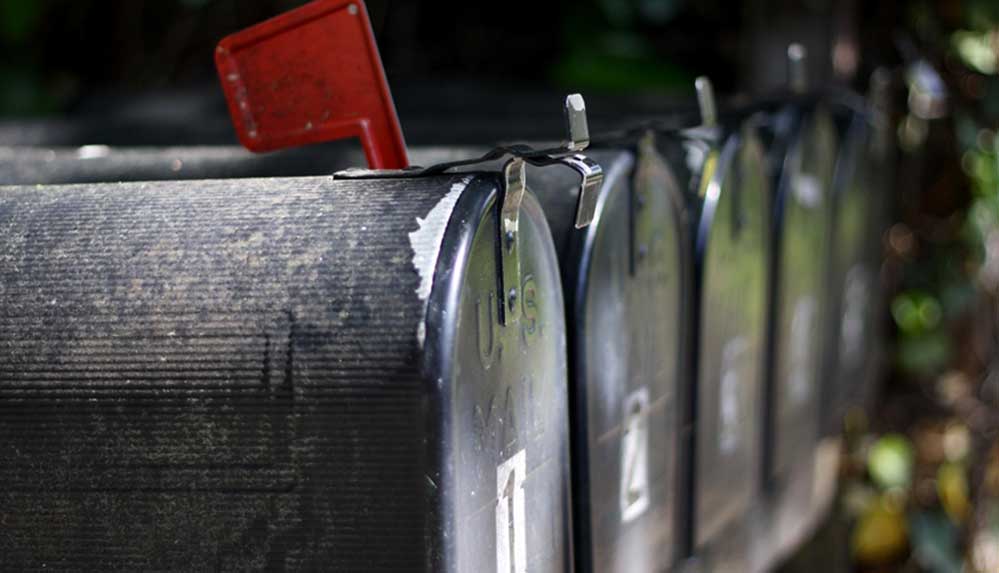Teslim edemediği' gönderileri çöpe atan posta çalışanı gözaltına alındı
