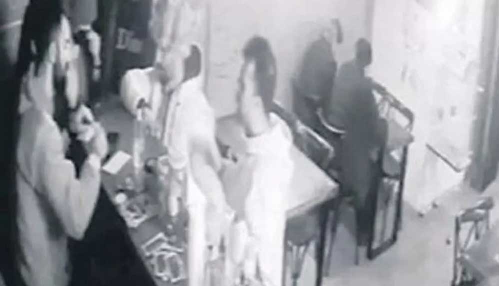Oyuncu Bahadır Ünlü işlettiği kafede müşteriye bıçakla saldırdı