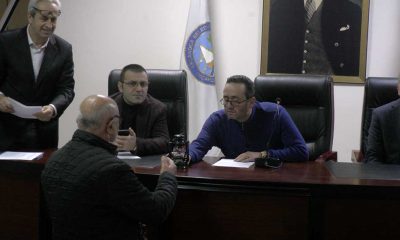 MHP’li Akçakoca Belediyesi'nin elektriği kesildi: CHP’li Meclisi üyeleri Başkana kandil hediye etti