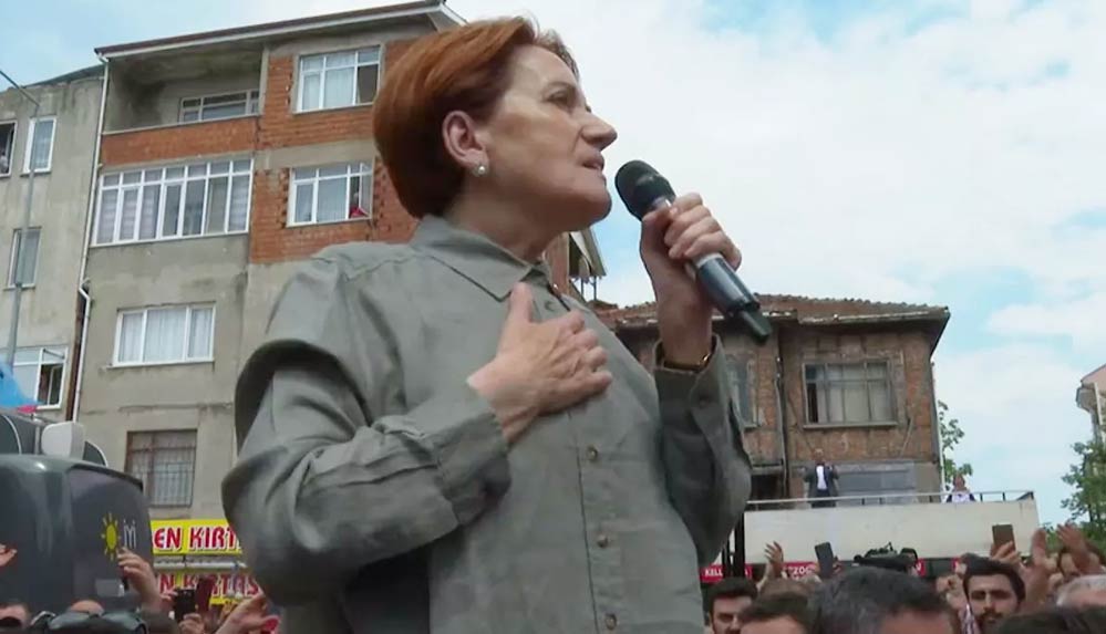 Danışmanı-perde-arkasını-anlattı--Akşener'in-özür-dilediği-gün-otobüste-ne-konuşuldu-