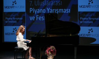 İzmir'de 7. Uluslararası Piyano Yarışması ve Festivali başladı