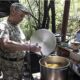 Ukrayna'da savaştan önce şoförlük yapan Valodya, cephede gönüllü aşçı oldu