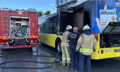 Kadıköy'de İETT otobüsünde çıkan yangın söndürüldü