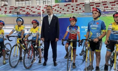 Gençlik ve Spor Bakanı Kasapoğlu, Konya Olimpik Veledromu'nda incelemelerde bulundu