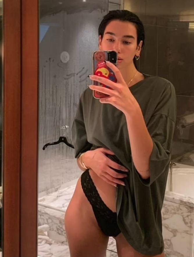 Dua Lipa’nın banyo pozunda dikkat çeken detay! Görenler aynı yorumu yapıyor…