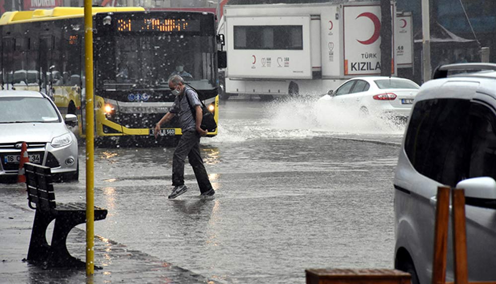 Son-Dakika…-AKOM’dan-İstanbul-için-sağanak-yağış-uyarısı!-Saat-verildi…